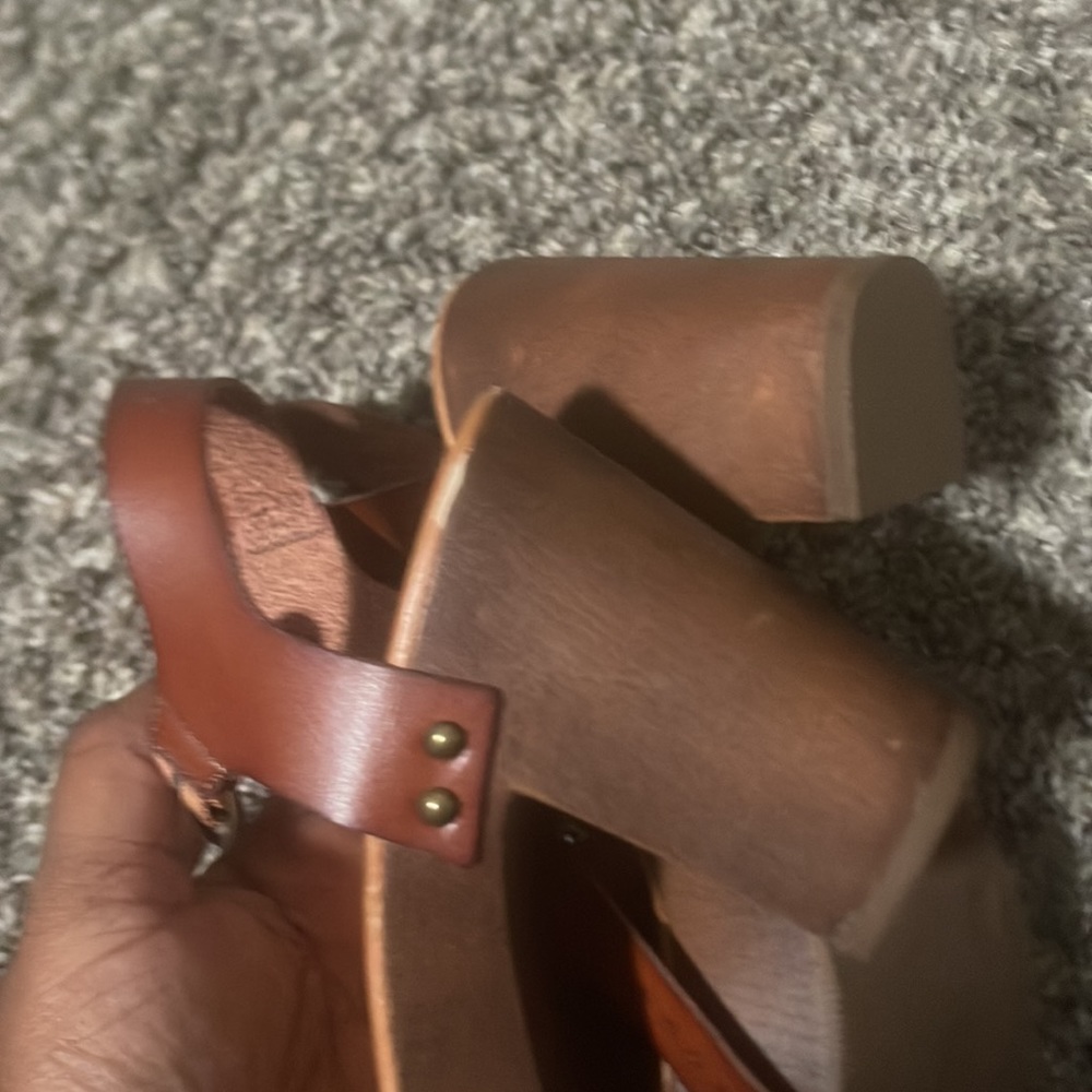 Sandal - Picture 4 of 5